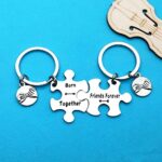 Xiahuyu Twin Sister Keychain Twin Brother Gift Born Together Friends Forever Keychain Set Twin Sister Gift Twin Brother and Sister Gift Christmas Birthday Gift Best Friend Gift